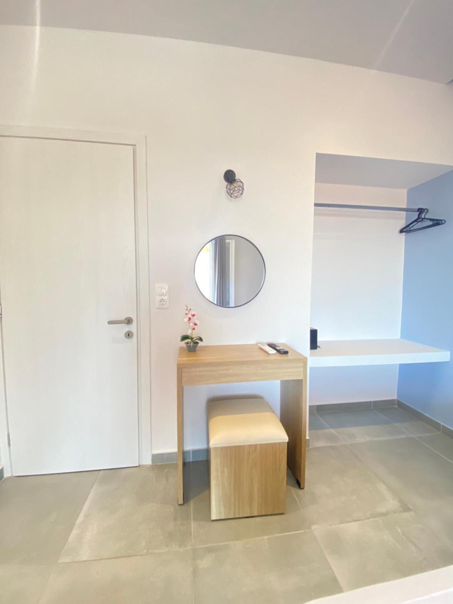 Paradiso Hotel Sea View And Pool Suites Ipsos Corfu Exterior foto
